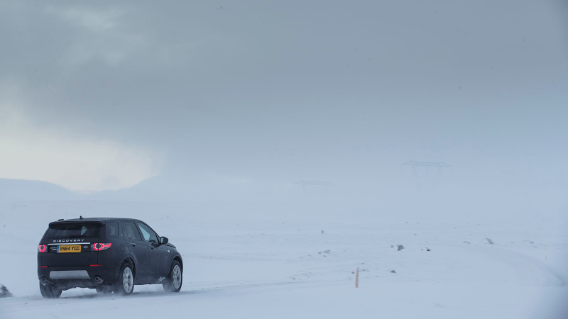 Illustration for article titled How to Drive on Snow and Ice